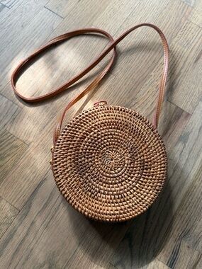 Round Woven Crossbody Bag in Tan/Brown